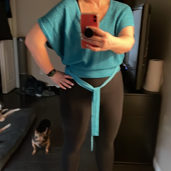 Gorgeous, unique CK top sz M - Picture 8 of 10